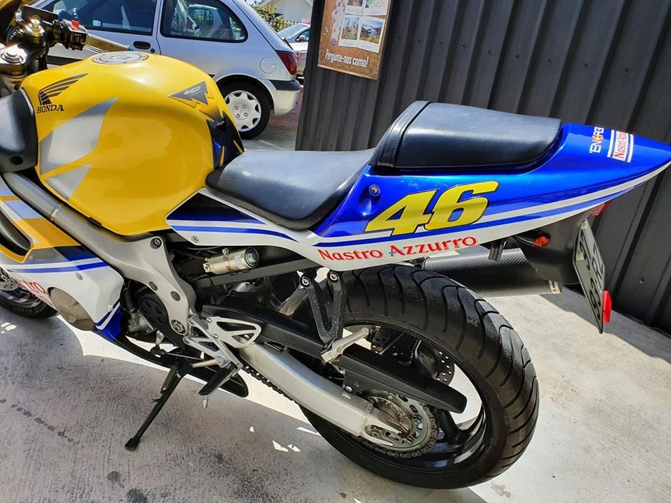 honda cbr 600 valentino rossi replica
